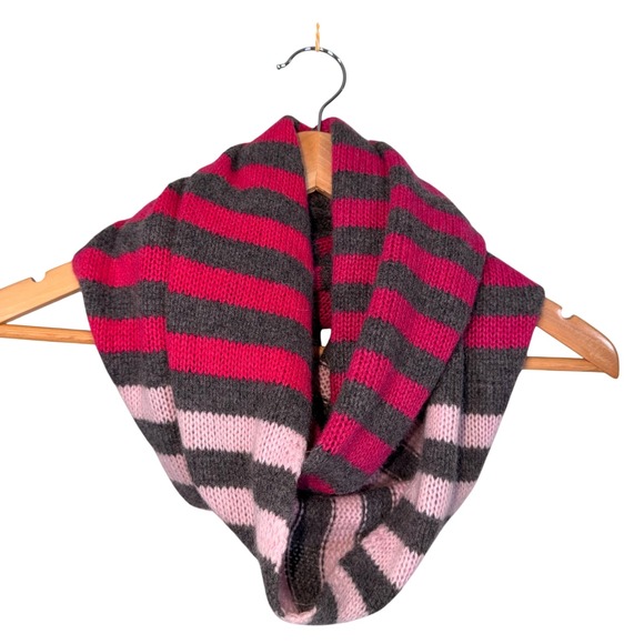 W HALOGEN 100 % Cashmere Infiniti Scarf Women'sStriped Pink and Gray Luxury - Picture 2 of 7